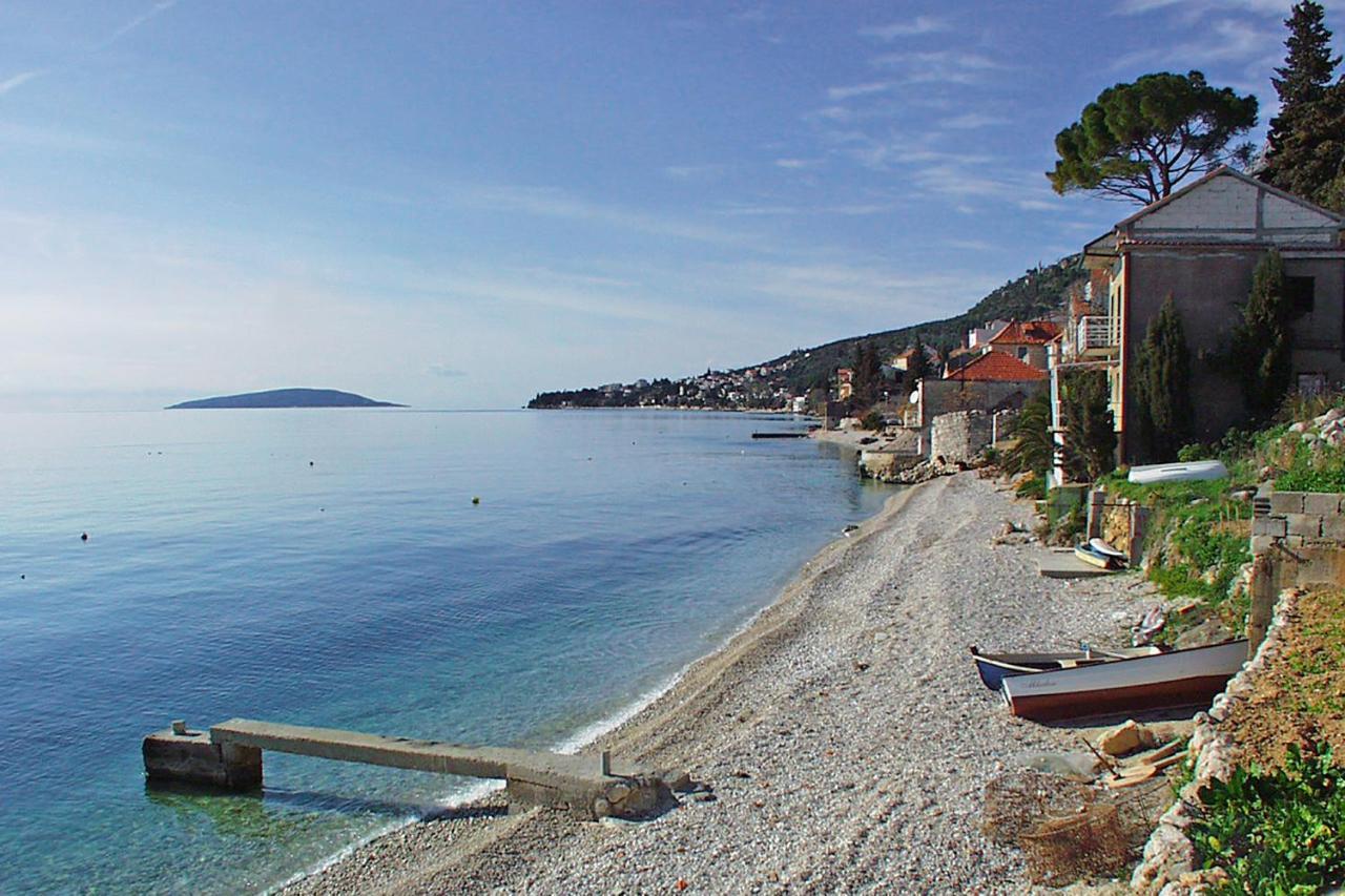 Apartments By The Sea Brist, Makarska - 11078 Kültér fotó