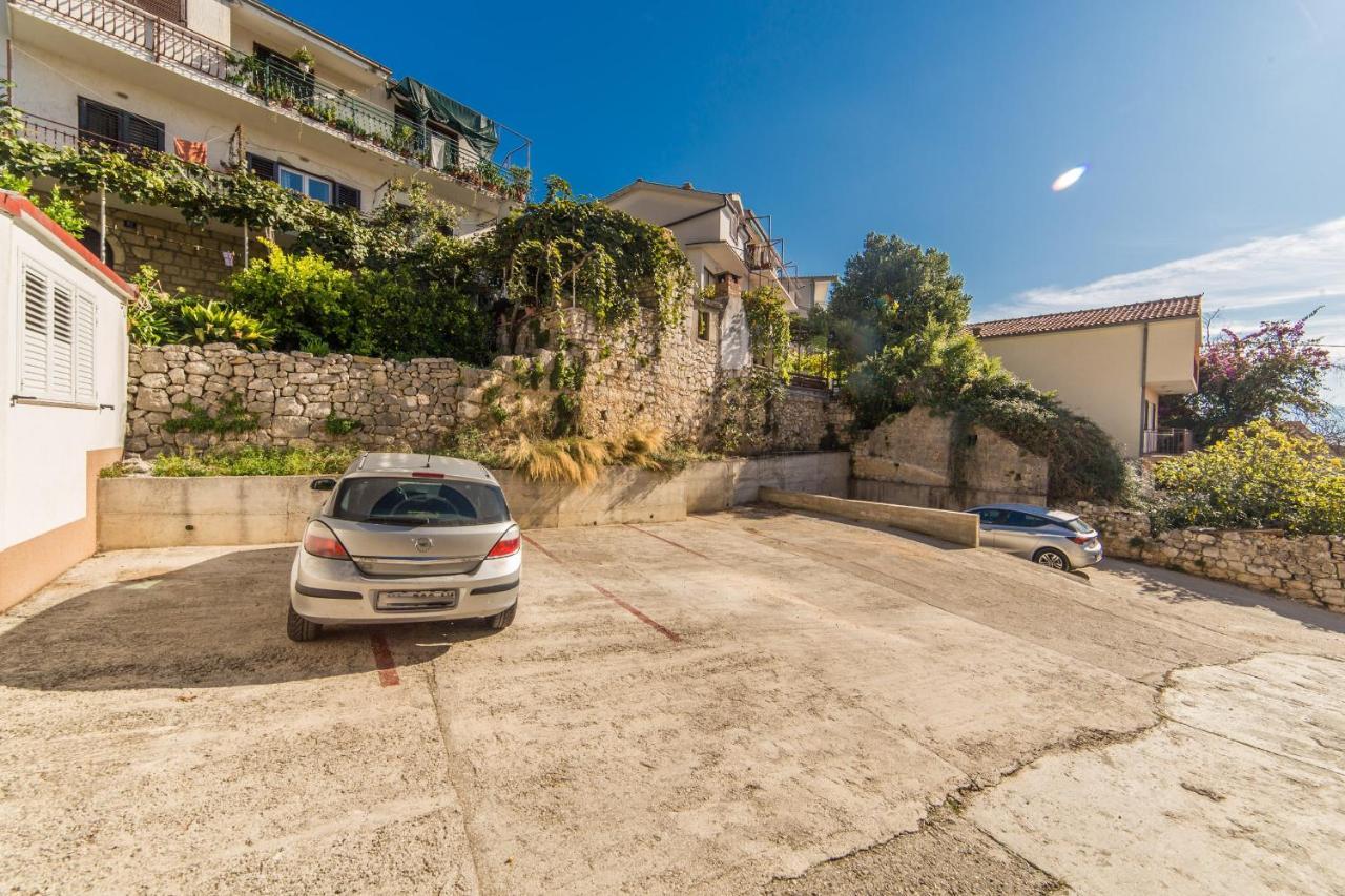 Apartments By The Sea Brist, Makarska - 11078 Kültér fotó
