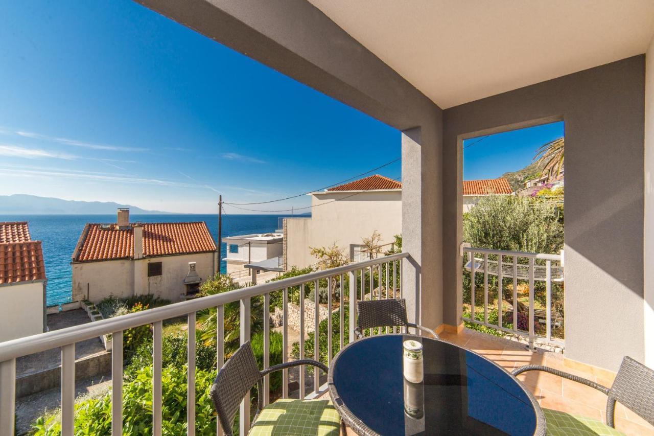 Apartments By The Sea Brist, Makarska - 11078 Kültér fotó