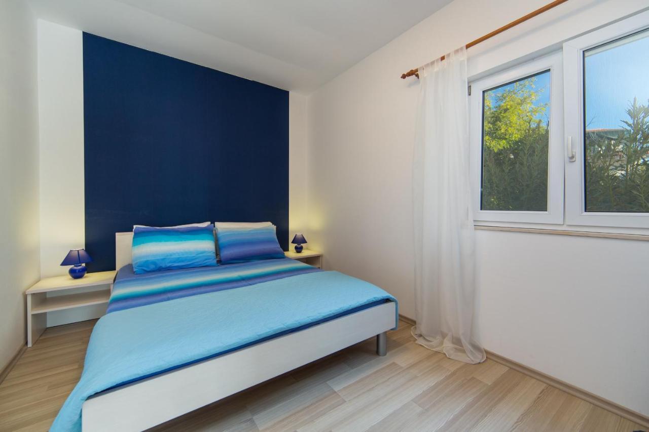 Apartments By The Sea Brist, Makarska - 11078 Kültér fotó