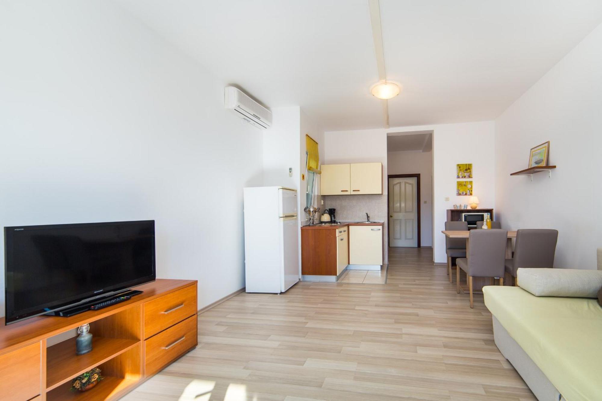 Apartments By The Sea Brist, Makarska - 11078 Szoba fotó