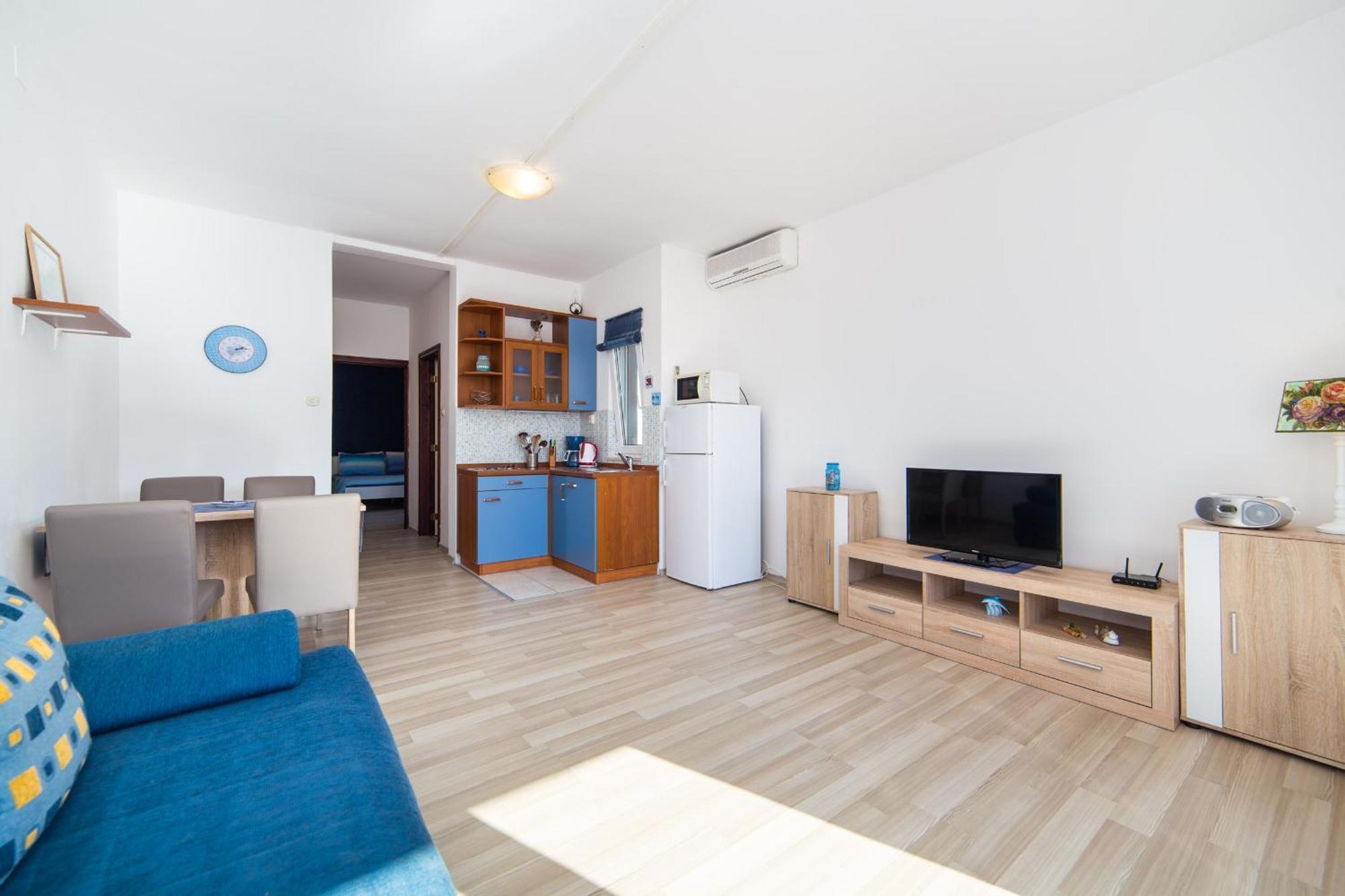 Apartments By The Sea Brist, Makarska - 11078 Szoba fotó